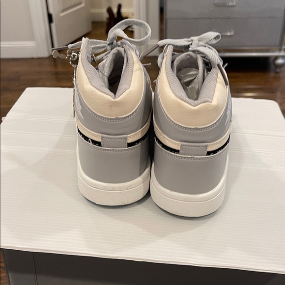 Ripe Gray and Cream Sneakers only wore 2 time in photo shoot - Picture 3 of 6